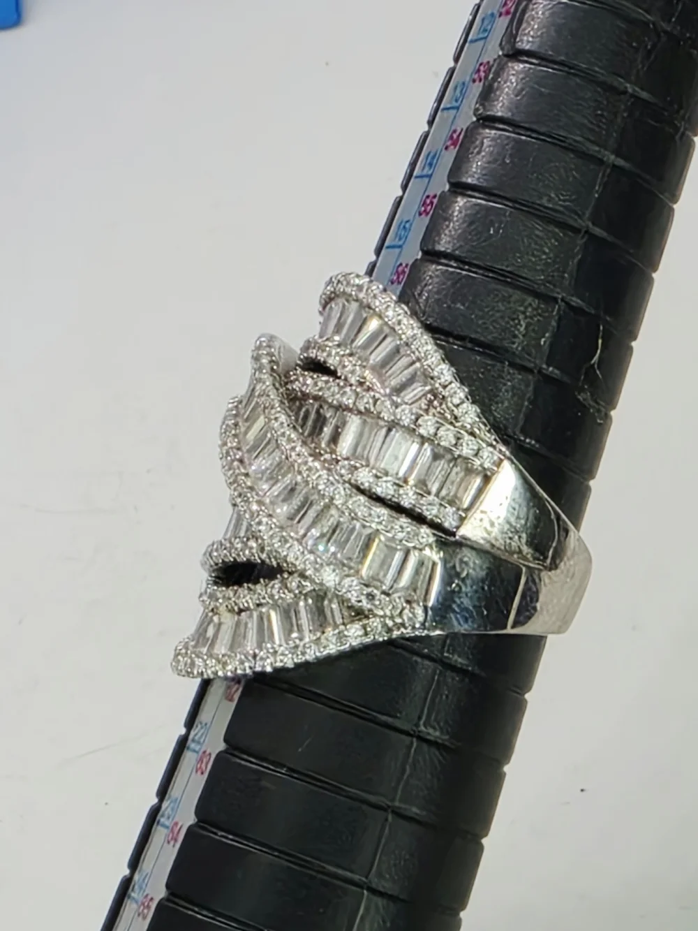 Diamonique Baguette & Round Wide Crossover Band Ring Sterling Silver Size 9 Box - Picture 4 of 11